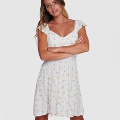 This Dress Is Sooo Cute In White!!! Billabong Australia Exclusive M/10 Ditsy Floral Print! Button Front Placket Cutest Ruffle Shoulder Strap Detail Back Shirring Detail Fully Lined Length - 33” ... Lots Of Dresses In My Closet!! Soo Many Bikinis And One Pieces! Lemme Know If You Need Help Starting A Bundle!! Make Sure To Check Out The Rest Of My Page And Don’t Be Afraid To Ask Me Any Questions! - Makita Blonde Dress, Tye Dye Dress, Billabong Dress, Moon Dress, Yellow Floral Dress, Billabong Women, Mini Sundress, Beach Maxi Dress, Aqua Dress