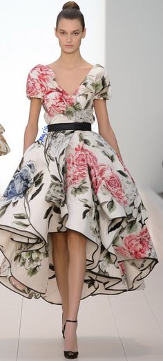 Wheat Field, Elegant Lady, Evening Outfits, Floral Fashion, Floral Dresses, Glam Fashion, 50 Fashion, Classy Dress, Flower Dresses