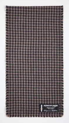 Fabric: Wool weaveFringe trimLogo patchHoundstooth patternShell: 100% woolDry cleanMade in ItalyStyle #ACNEE40092 Acne Shop, Grey Light, Houndstooth Pattern, Scarf Hat, Fringe Trim, Patch Logo, Light Grey, Accessories Hats, Acne Studios