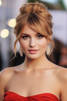 If you want to look beautiful, go for the elegant updo with cascading bangs that are perfect for red-carpet events. This hairstyle features a bun updo paired with cascading bangs that add a touch of drama. Click here to check out more waterfall fringe bangs hair ideas. Bangs Hair Ideas, Ball Hairstyles, Fringe Bangs, Messy Bun Hairstyles, Penteado Cabelo Curto, Formal Hairstyles, Wedding Hair And Makeup, Bride Hairstyles