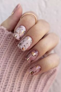 (paid link) Shockingly Easy Nail Art Hacks You Can Totally Do at Home Boho Nails, Squoval Nails, Gold Nail, Her Nails, Makijaż Smokey Eye, Kandy, Elegant Nails, Classy Nails, Floral Nails