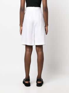 Fabiana Filippi high-waisted knee-length Shorts - Farfetch Elegant Knee-length Bermuda Shorts For Spring, Belted Linen Shorts For Summer, White Belted Shorts For Summer, Elegant Bermuda Shorts With Belt Loops For Summer, White High Waist Cotton Bermuda Shorts, Elegant High-waisted Bermuda Shorts With Pockets, Chic Knee-length Bermuda Shorts For Summer, Fitted Linen Knee-length Bottoms, Fitted Knee-length Linen Bottoms