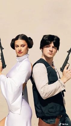 Princess Leia And Han Solo, Stocking Outfits, Han Solo Costume, Leia And Han, Custom Halloween Costumes, Ondreaz Lopez, Princess Leia Costume, Hannah Stocking, Costumes College