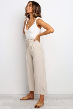 Hawthorne Pant - Beige - Petal & Pup USA Beige Linen Pants Outfit, White Linen Pants Outfit, Summer Dress Outfits Casual, Beige Linen Pants, Linen Pants Outfit, Outfits Sommer, Hot Summer Outfits, Beige Outfit, Linen Blend Pants