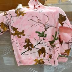 60/40 Cotton Poly Blend Pink Camo Hoodie, 90s Rave, Real Tree Camouflage, Coquette Vintage, Camouflage Hoodie, Usa Sweatshirt, Camo And Pink, Goth Y2k, Camo Girl