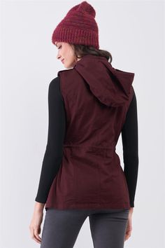 🖤 This must-have fall staple boasts a bold burgundy hue and functional design. Featuring a foldable detachable hood with adjustable strings, inner waist drawstring, and multiple pockets, this vest jacket is both stylish and practical. The perfect choice for adding a touch of utility style to your wardrobe. 🖤 Item features: Burgundy, solid color, sleeveless, foldable detachable zipped-up hood detail, hood can be hidden and zipped, adjustable hood strings with brown faux leather detail, front zi Square Envelope, Pool Party Wear, Parka Vest, Cargo Vest, Utility Vest, Utility Style, Hoodie Vest, Detachable Hood, Sleeveless Vest