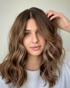 Light Warm Brown Hair with Creamy Highlights Warm Light Brown Hair, Mousy Brown Hair, Light Brown Balayage, Brown Hair Inspiration, Warm Brown Hair, Rambut Brunette, Dip Dye Hair, Medium Brown Hair