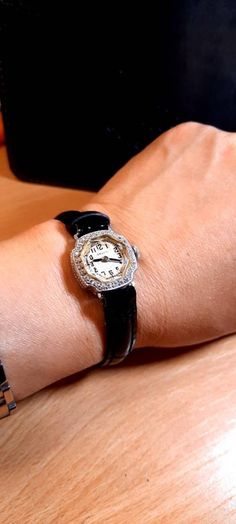 A Fine Antique Ladies vintage Gruen watch ladies runs well.  Highest quality antique/ vintage Luxury of all time ⚜️🔱⚜️🔱⚜️🔱⚜️🔱⚜️ Platinum diamonds watch ⚜️Winds and sets well , excellent timekeeping  🧸Oiled & Serviced ! ⚜️Platinum case 🧸Genuine Diamonds -28 pcs VVS diamonds full cut, total 1cwt+ ⚜️Cosmetic condition: Top- 90%new (minty ) 🧸 wind up, 1920s, 17 rubies Jewels ⚜️ runs strong ,  Platinum case For collection & daily use  Winds and sets well and timekeeping Good. Oiled & Serviced  Case size : 19mmx21.2mm including winding button.  dail face/crystal size : 14.1mmx14.1mm Dispatched Royal Mail  Signed for note : For this watch as  nature of vintage and antique , there will be no guarantee of the time Accuracy, we will check before we ship it make sure the watch is running , if Antique Diamond Watch With Diamond Hour Markers, Antique Diamond Watch As Gift, Antique Diamond Watch For Evening, Antique Diamond Jewelry And Watches, Art Deco Round Diamond Watch As Gift, Vintage Evening Diamond Watch With Round Dial, Art Deco Diamond Watch For Anniversary, Anniversary Art Deco Diamond Watch, Antique Diamond Watch With Round Hour Markers