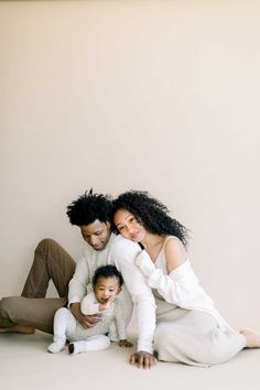 Neutral Family Photo Outfits, Neutral Family Photos, Pose Portrait