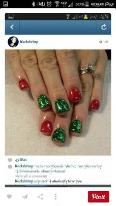 Pedicure Ideas Holiday, Christmas Powder Dipped Nails, Christmas Nail Ideas Dip Powder, Christmas Dip Nails, Red And Green Nails, Christmas Nails 2022, Cute Simple Nails