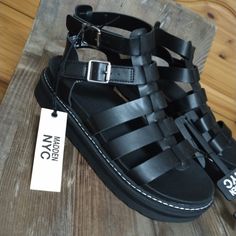 Steve Madden Nyc Big Girl's Size 5 Gladiator Sandals Nwt Haunting Adeline, Madden Nyc, Shoes Steve Madden, Sandals Flip Flops, Big Girl, Steve Madden Shoes, Gladiator Sandals, Flip Flop Sandals, Steve Madden