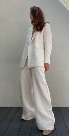 Linen Suits Women, Corporate Baddie Outfits, White Linen Suit, Baddie Vibes, Corporate Baddie, Baddie Style, Mode Kimono, Year 8, Professional Clothing