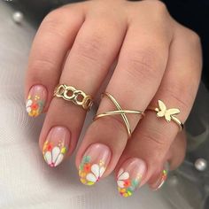 Amazon.com: Short Press on Nails Almond Fake Nails with Colorful Flower Designs Glossy Glue on Nails French Tip Nails Press ons Nude Full Cover Artificial Stick on Nails for Women 24Pcs : Beauty & Personal Care Nail Designs Oval, Short Fake Nails, Summer Manicure, Manicure Diy, Nails For Women, Nail Forms, Stick On Nails