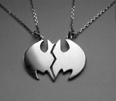 Look Grunge, Nerd Fashion, Friendship Necklace, Bff Necklaces, Batman Vs Superman, Friendship Necklaces