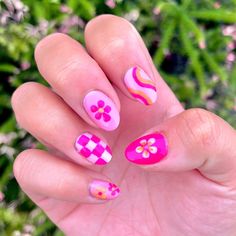 Pinke Barbie Nägel 💓 Kommt mit Nagel Prep Kit inklusive -Nagelhautstift -Datei -Nagellack & Klebelaschen -Alkohol feucht abwischbar Cute Preppy Nails Pink, Kids Acrylic Nails Short Ideas, Kid Nails Acrylic, Preppy Nail Designs For Kids, Pink Nails For Kids, Preppy Gel Nails, Nails Acrylic For Kids, Short Hawaii Nails, Cute Nail Designs For Kids