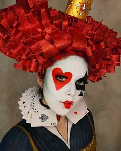 Red queen makeup Red Queen Makeup, Panto Costumes, Red Queen Alice In Wonderland, Alice Makeup, Red Queen Costume, Alice In Wonderland Makeup, Wonderland Makeup, Halloween Board