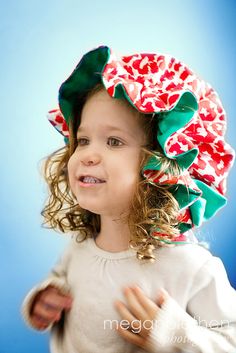 Cute ruffle sun hat sewing pattern for kids and adults. This pattern includes all sizes from newborns through adults! Sun Hat Sewing Pattern, Hat Sewing Pattern, Hat Sewing, Bonnet Pattern, Girls Dress Sewing Patterns, Hat Patterns To Sew, Sewing Patterns For Kids, Fabric Markers, Pattern Tutorial