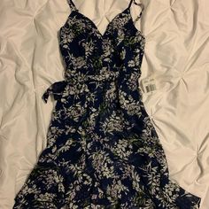 Beautiful Floral Print!! Perfect For Brunch! Fitted Purple Summer Midi Dress, Purple Knee-length Midi Dress For Vacation, Purple Knee-length Mini Dress For Vacation, Casual Purple Midi Dress For Garden Party, Casual Purple Maxi Dress For Date Night, Hot Pink Mini Dress, Smart Dresses, Burnt Orange Dress, Full Skirt Dress