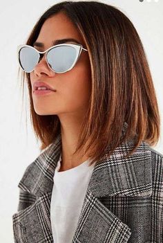 Tendance coiffure : 21 carrés courts pile poil dans la tendance Cute Bob Haircuts, Balayage Bob, Bob Haircut With Bangs, Long Bob Haircuts, Stylish Haircuts, Short Bob Haircuts, Trendy Haircuts, Trending Hairstyles