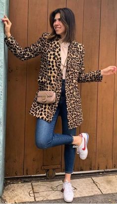 Leopard Blazer Outfit Street Style, Animal Print Blazer Outfit, Animal Print Cardigan Outfit, Outfits Leggins, Animal Print Cardigan