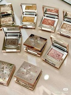 Luxury Makeup Aesthetic, Modeling Vogue, Eyeshadow Pallettes, Light Pink Coquette, Glazed Donut Skin, Charlotte Tilbury Eyeshadow, Bella Hadid Kendall Jenner, 2014 Makeup, Victorias Secret Fashion