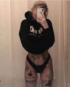 Bad Girl Aesthetic Tattoo, Tatooed Girl, People With Tattoos, Weird Tattoos, Tattoed Girls, Goth Women, Boy Tattoos, Tattoo Life