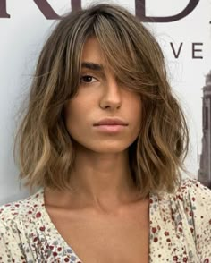 Wavy Long Bob with Side Part Curtain Bangs Long Bob With Bangs And Highlights, Short Hair Cuts With Curtain Bangs, Long Bob With Bangs, Side Bangs Hairstyles, Fine Straight Hair