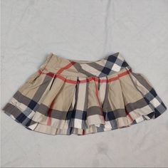 Excellent Condition Burberry Skirt, Kids Bottoms, Pleated Skirt, Burberry, Skirt, Cream, Clothes, Color