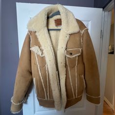 The Jacket Is Comfortable And Made Entirely From Sheep. Levis Jacket, Trucker Jacket, Mens Jackets, Jackets & Coats, Color