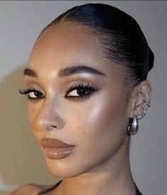 Brown Eyes Gold Makeup, Met Gala Makeup Ideas, Full Glam Prom Makeup, Snatched Makeup Looks, 90s Glam Makeup, Glam Makeup Looks Dramatic, Sparkly Smokey Eye, Sultry Makeup Looks, Champagne Makeup Look