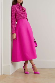 Romantic Style Plus Size, Pink Professional Outfit, Colorful Work Outfits, Sophisticated Feminine Style, Resort 23, Dorothy Dandridge, Valentino Collection, Eccentric Style, Valentino Clothing