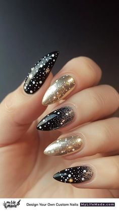 New Year Nails Inspiration, New Year Eves Nails, New Year Theme Nails, Nye Nail Ideas Sparkle, Christmas Nails Black And Gold, New Years Nail Designs 2025, New Years Acrylic Nails Design, Nails Inspiration New Year, New Years Nail Designs Black