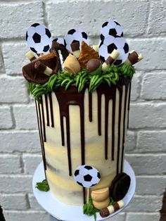 Chocolate Cake Toppers, Base Cake, Cake Portions, White Chocolate Cake, Mini Footballs, 6 Cake, Football Cake, Vanilla Icing, Chocolate Icing