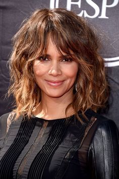 Celebrity Long Hair, Balayage Hair Ash, Bed Hair, Balayage Hair Dark, Brunette Balayage Hair, Hair Bangs, Balayage Hair Blonde, Colour Ideas, How To Style Bangs