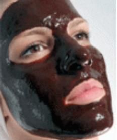 Anti Aging Facial Mask  • Mash the avocado in a bowl.  •Add 3 tbs cocoa powder, 2 tsp of honey, 2 tbs of oatmeal and mix together.  •add enough liquid green tea to make it into a paste.  •apply it to your face and neck.Gently massage this paste into your skin. •Leave your anti aging facial mask on for about 20 minutes. Rinse off with lukewarm water. Homemade Facial Mask, Green Tea Mask, Homemade Facials, Face Mask Recipe, Anti Aging Facial, Diy Skincare, Diy Mask, Facial Mask