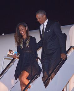 President Barack Obama let his daughter Malia lead the way as the first family exited Air Force One. Obama Family Pictures, Michelle And Barack Obama, Make Fashion