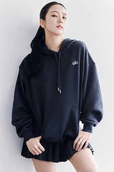 Everyone loves Accolade. Our best-selling hoodie has a laid-back, dropped-shoulder fit for flawless studio-to-street style, a big kangaroo pocket and cozy ribbing at the cuffs and hem. It’s made from drapey, midweight French terry that’s smooth on the outside and fleecy on the inside, and it’s even better paired with the matching Accolade sweatpants. Find your fit and see all the ways to style it. EXPLORE ACCOLADE. Black Pink Hoodie, Sport Fits, Big Hoodies, Clueless Outfits, Brand Clothes, Clueless, Alo Yoga, Korean Girl, Unisex Fashion