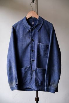 French Vintage "Le Sans Pareil" Moleskin Work Jacket  SIZE Shoulder：44cm Pit to pit：51cm Length：67cm Sleeve：57cm Welcome to our online store https://bansecondhandgoods.com/ Worldwide Shipping The official website provides credit card services,  please contact us via private message if necessary. Find us IG :  ban_secondhand_goods Thank you for checking us out :) Classic Cotton Outerwear, Fall Pre-washed Outerwear For Work, Pre-washed Fall Outerwear For Work, Pre-washed Long Sleeve Outerwear For Work, Vintage Indigo Outerwear For Work, Fitted Long Sleeve Pre-washed Outerwear, Classic Pre-washed Cotton Outerwear, French Workwear Jacket, French Workman Jacket