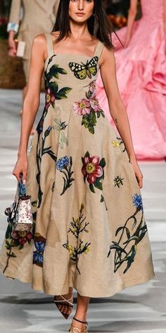 Mode Kimono, Vogue Fashion, Summer Fashion Outfits, Fashion 2020, Trendy Dresses, A Dress, Pretty Dresses, Runway Fashion, Strapless Dress Formal