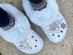 Mammoth Crocs Outfit, Fluffy Crocs Outfit, Fuzzy Crocs Outfit, Mammoth Crocs, Baddie Crocs, Happy Blessed Monday, Fluffy Crocs, Crocs Mammoth, Fuzzy Crocs