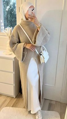 #FallFashion
#AutumnStyle
#CozyChic
#SweaterWeather
#FallOOTD (Outfit of the Day)
#LayeredLooks
#PumpkinSpiceStyle
#FallVibes
#SeasonalStyle
#TrendyFallFits Ramadan Fits, Hijabi Mode, Outfit Muslim, Islamic Modest Fashion, Modest Winter Outfits, Outfits Muslim, Stylish Outfits Casual, Estilo Hijab