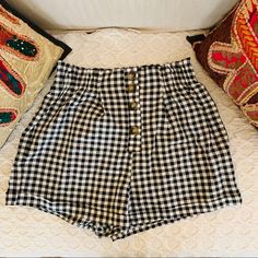 Brand New Checkered Shorts, Perfect For Summer Trendy Plaid Bottoms For Day Out, Trendy Plaid Shorts For Day Out, Chic Plaid Short Bottoms, Chic Plaid Short-length Bottoms, Trendy Plaid Short Bottoms, Chic Plaid Cotton Shorts, Chic Short Plaid Bottoms, Trendy Short Plaid Bottoms, Plaid High Waist Bottoms For Day Out