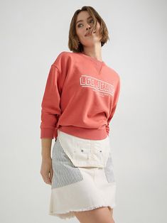 For a cozier feel with a fun vibe, there's nothing like the Lee® Women's Graphic Crewneck Sweatshirt. With an '80s-inspired cut and the Lee® logo placed front-and-center, this sweatshirt brings a timeless look to your standard pullover. Made from a soft cotton blend with plenty of stretch, it's a wardrobe staple that only gets better with every wear. Lee Logo, Lee Jeans, Graphic Crewneck Sweatshirt, Graphic Crewneck, Wardrobe Staples, Crewneck Sweatshirt, Crew Neck Sweatshirt, Graphic Sweatshirt, Cotton Blend