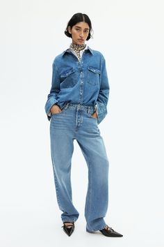 5-pocket jeans in thick denim made from a cotton and viscose blend. High waist  button fly  and straight legs. Pocket Jeans, Denim Blue, Straight Jeans, Blue Denim, Denim Jeans, High Waist, H&m, Straight Leg, High Waisted