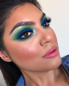 Blue Green Makeup Look, Blue And Green Makeup Looks, Blue Green Eye Makeup, Green Blue Makeup, Blue Green Makeup