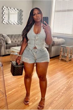 Outfits Summer Black Women, Baddie Outfits Summer, Summer Black Women, Baddie Fits, Casual Dressy, Mom Fashion, Chill Fits, Chill Vibes