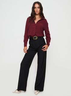 Long sleeve shirt  Relaxed fitting with button fastening & scooped hemline  Non-stretch, unlined  100% cotton  Cold hand wash Fall Office Shirt With Back Button Closure, Chic Business Casual Tops With Shirttail Hem, Fall Business Casual Button-up Blouse, Chic Shirttail Hem Tops For Business Casual, Solid Shirt With Back Button Closure For Fall, Shirt With Back Button Closure For Fall, Chic Relaxed Fit Long Sleeve Top For Workwear, Chic Long Sleeve Top For Workwear With Relaxed Fit, Fall Workwear Shirt With Back Button Closure