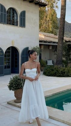 Party Dress Old Money, Yacht Day Outfit, White Pool Party Outfit, Yatch Party Outfit, South Of France Aesthetic Outfit, Resort Chic Attire, Old Money Summer Aesthetic, Saint Tropez Outfit, Yacht Party Dress