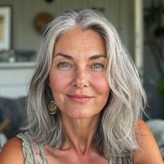 magnific JXbpWnKA5MLVKkf4sMWG Blunt Lob Grey Hair Inspiration Older Women, Grey Hair Lob, Hairstyles For Thinning Hair Over 50, Pretty Gray Hair, Grey Inspiration, Gray Hairstyles, Hawaii Itinerary, Grey Hair Over 50, Stop Spending