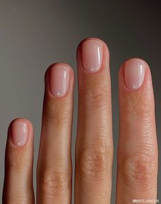 Soap Nails Are The New Low-Maintenance Manicure of 2024 - Bangstyle - House of Hair Inspiration New Nails Trend 2024, Nails With Short Nail Beds, Short Bare Nails, Soap Nails How To, Nail Ideas For Short Nail Beds, Soap Nails 2024, Clean Looking Nails, Manicure 2024 Trends, Russian Manicure Short Nails